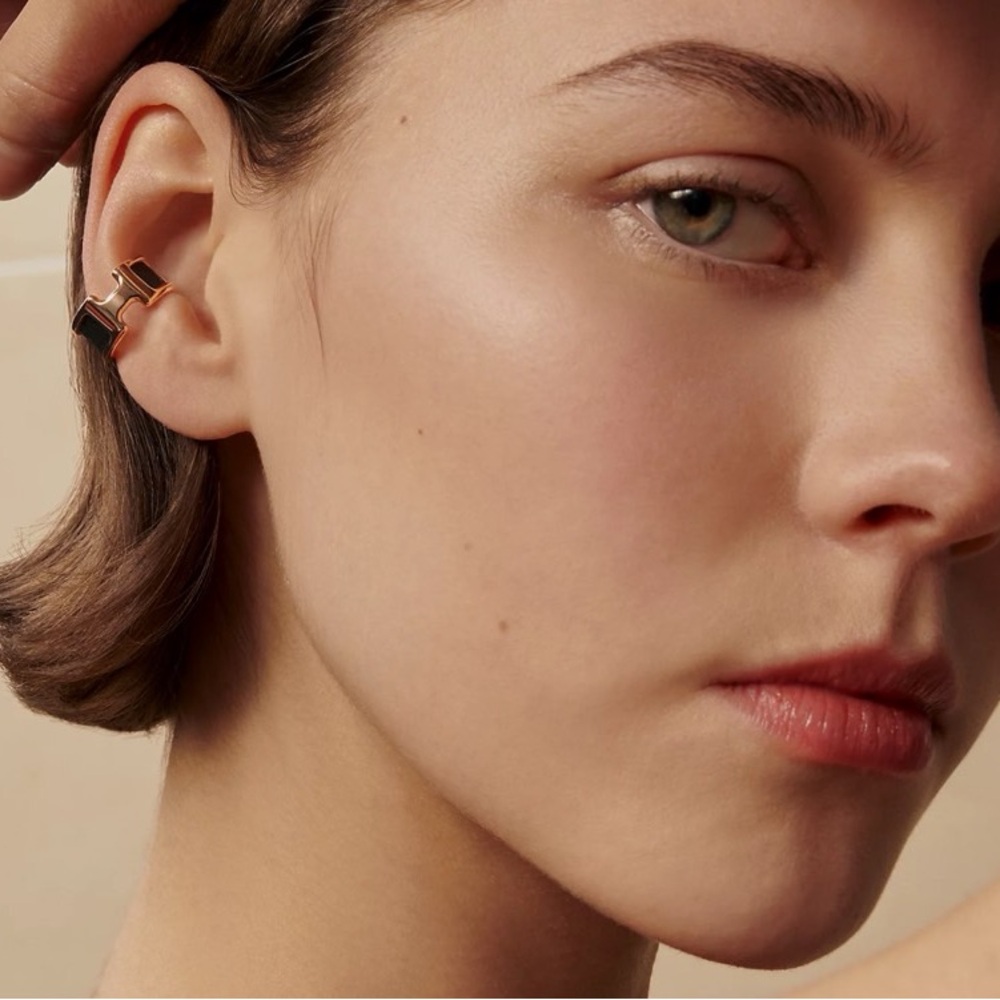 💯 Authentic Hermes OLYMPE EAR CUFF - GOLD-                  

** NEW ** - Picture 8 of 8